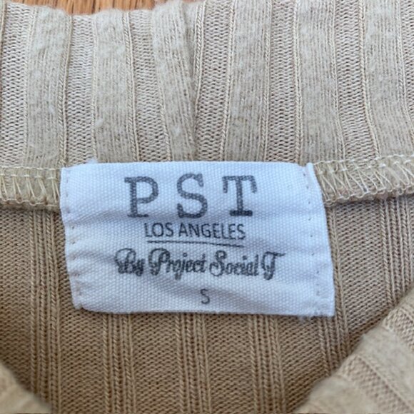 Project Social T light mustard short sleeve mock neck top Size S - Picture 3 of 6